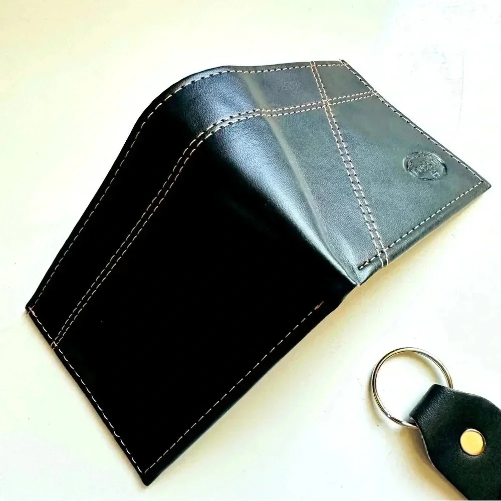 NWOT Fossil Men’s Leather Wallet W Keychain